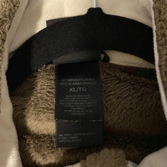 The North Face Fuzzy Zip Up - Picture 3 of 3